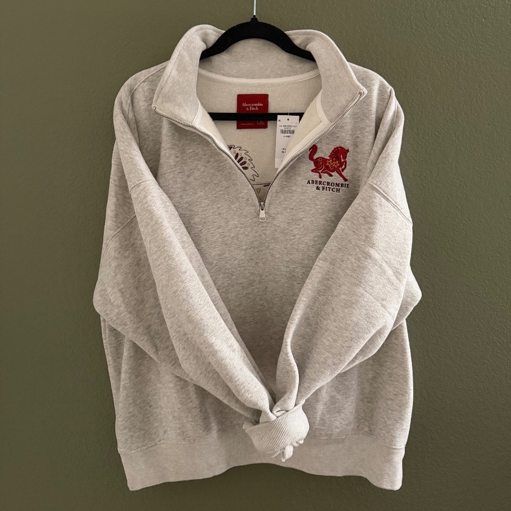 LIMITED EDITION NWT Lunar New Year Horse Abercrombie three-quarter zip